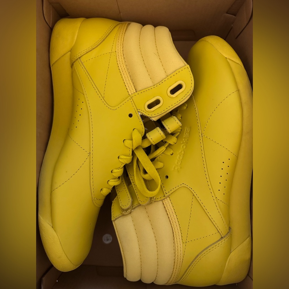 Reebok Classic Womens Freestyle Hi Size 8